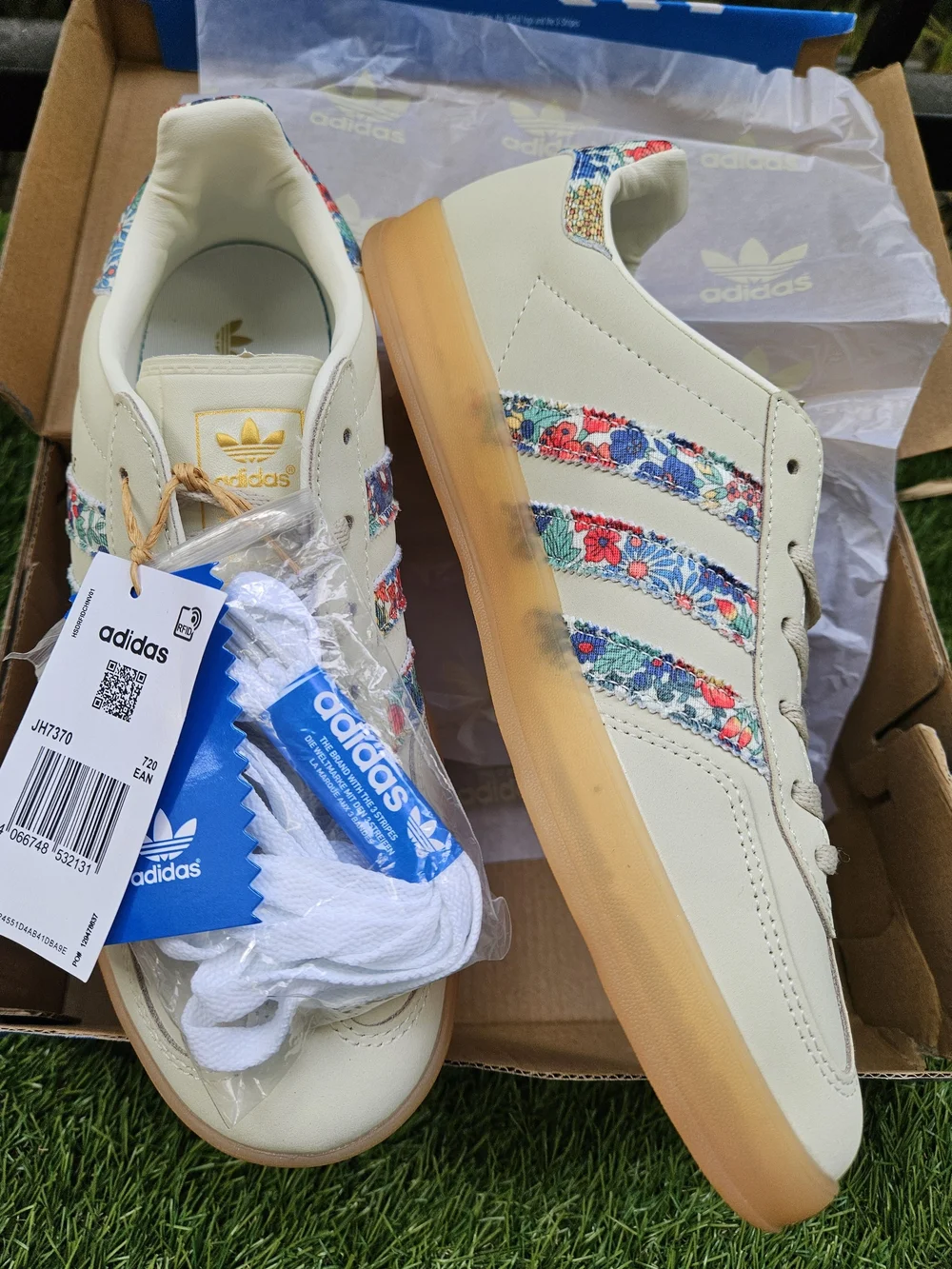NIB Adidas Gazelle Indoor Liberty London Floral Cream Unisex Sneakers 8M / 9.5W